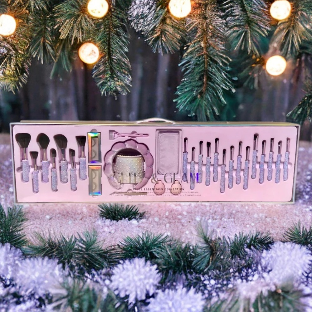 Bling/Pearl Mega Glitz & Glam 30pc Essentials Collection Brush Set